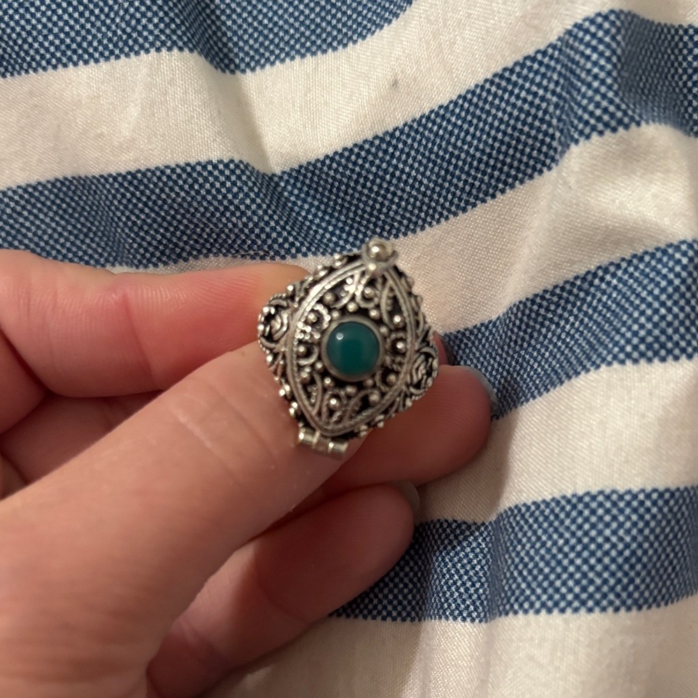 Elegant Silver and Turquoise poison Ring